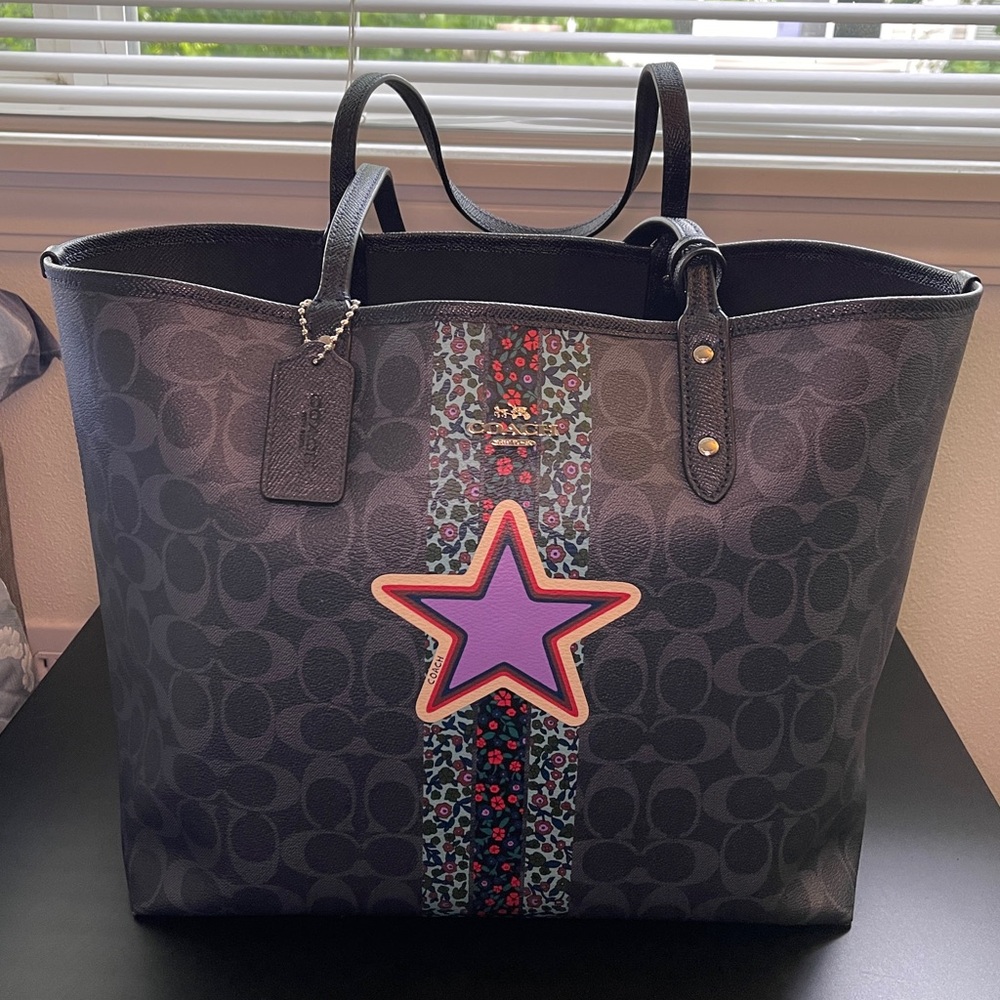 COACH City Tote Reversible Sig. Ranch Varsity Stripe Purse W/ Pouch & Organizer